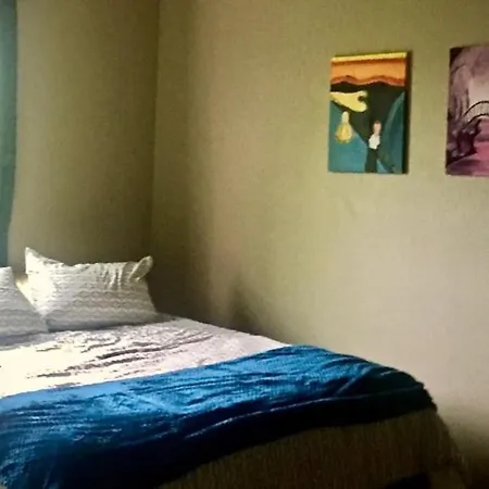 Dimond Jewel Apartment Anchorage Room photo